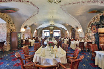Hotel Zamek RYN étterem SPA szállás nyaralás Mazuria Lengyelországban